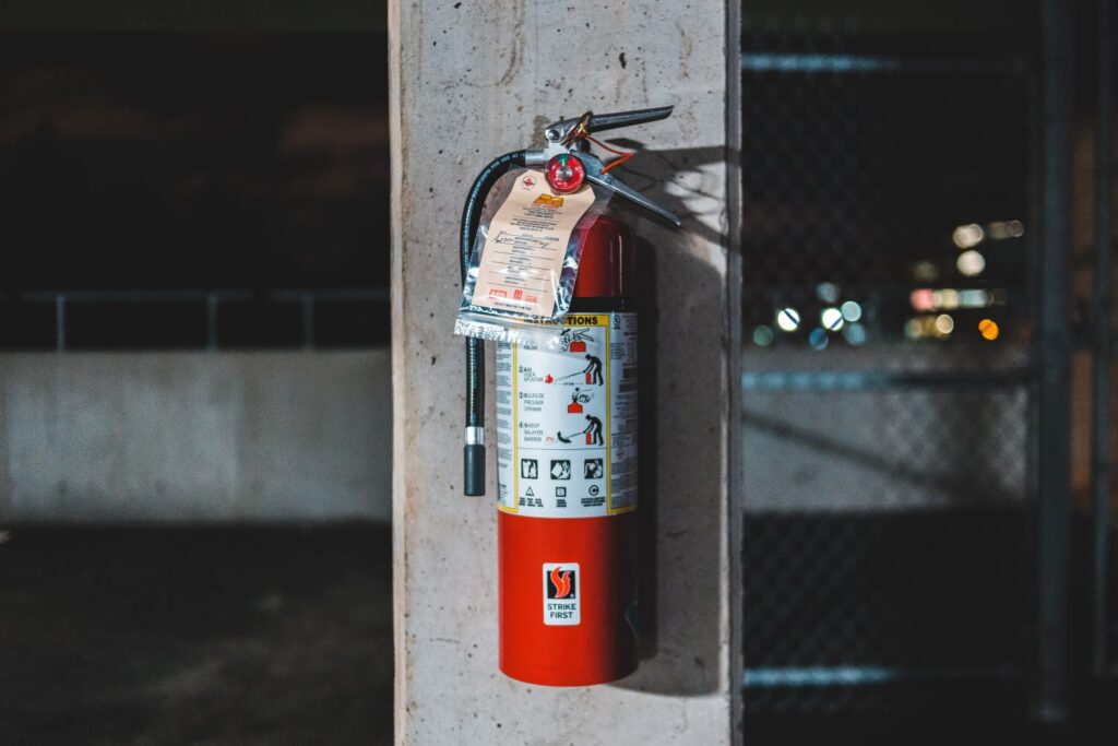  Smoke detectors should be placed in important places in bukdings.